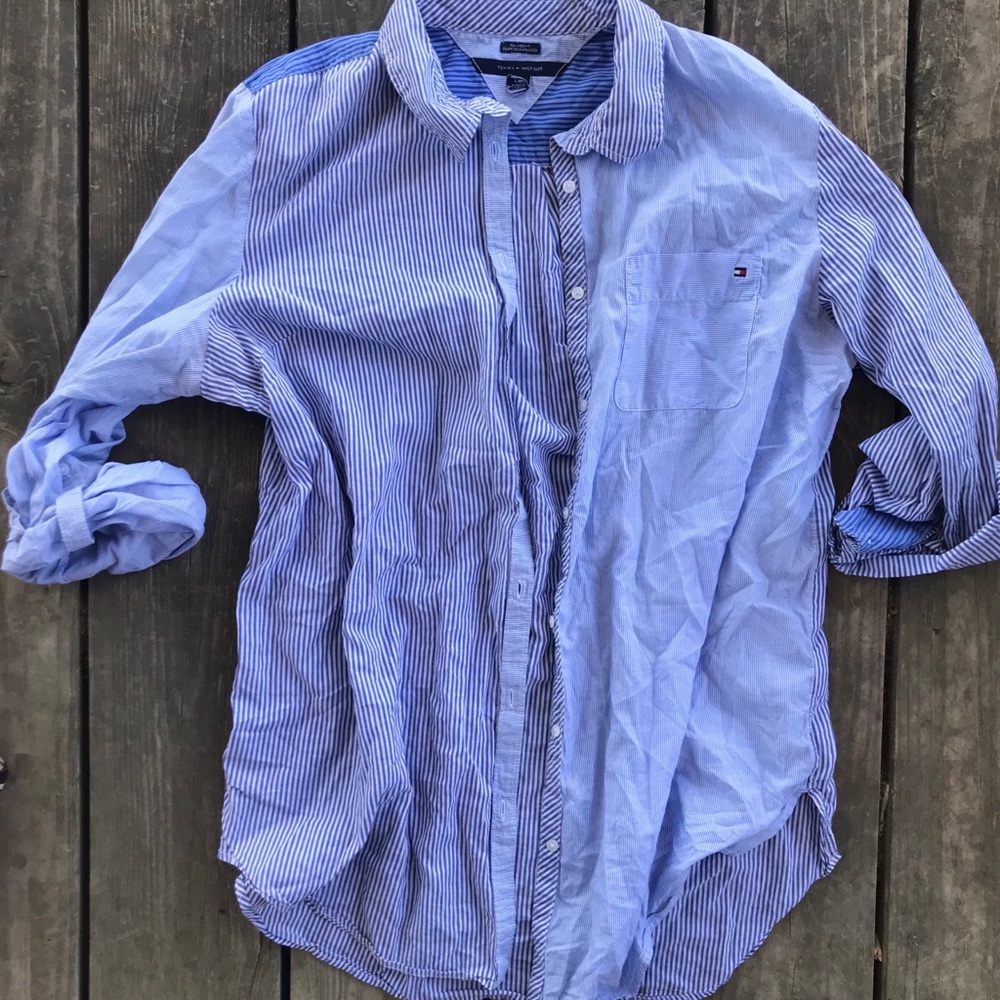 🔵🔵🔵Tommy Hilfiger button down LARGE